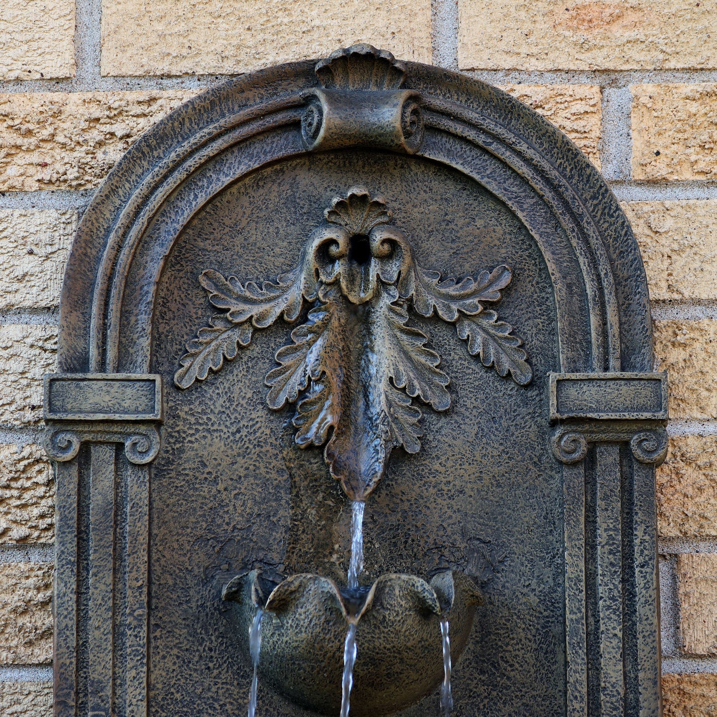 Sunnydaze Florence Solar Outdoor Wall Fountain