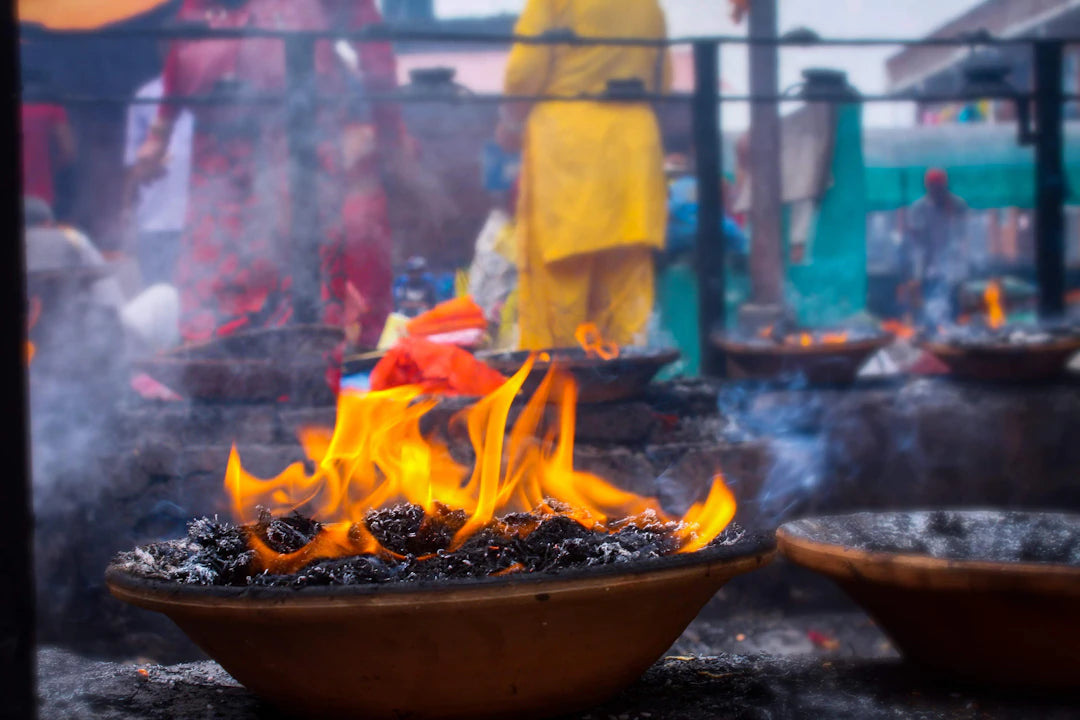 Stylish Fire and Water Bowls for Outdoor Elegance