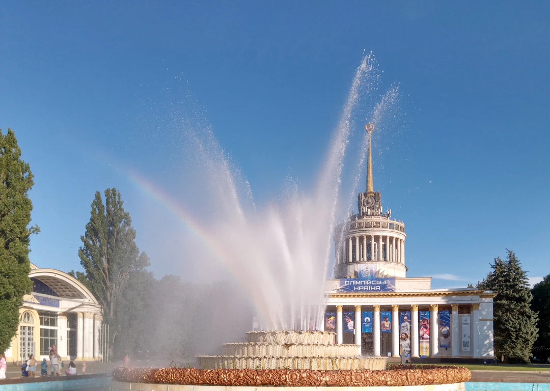 Hosting Outdoor Gatherings with a Fountain as Centerpiece