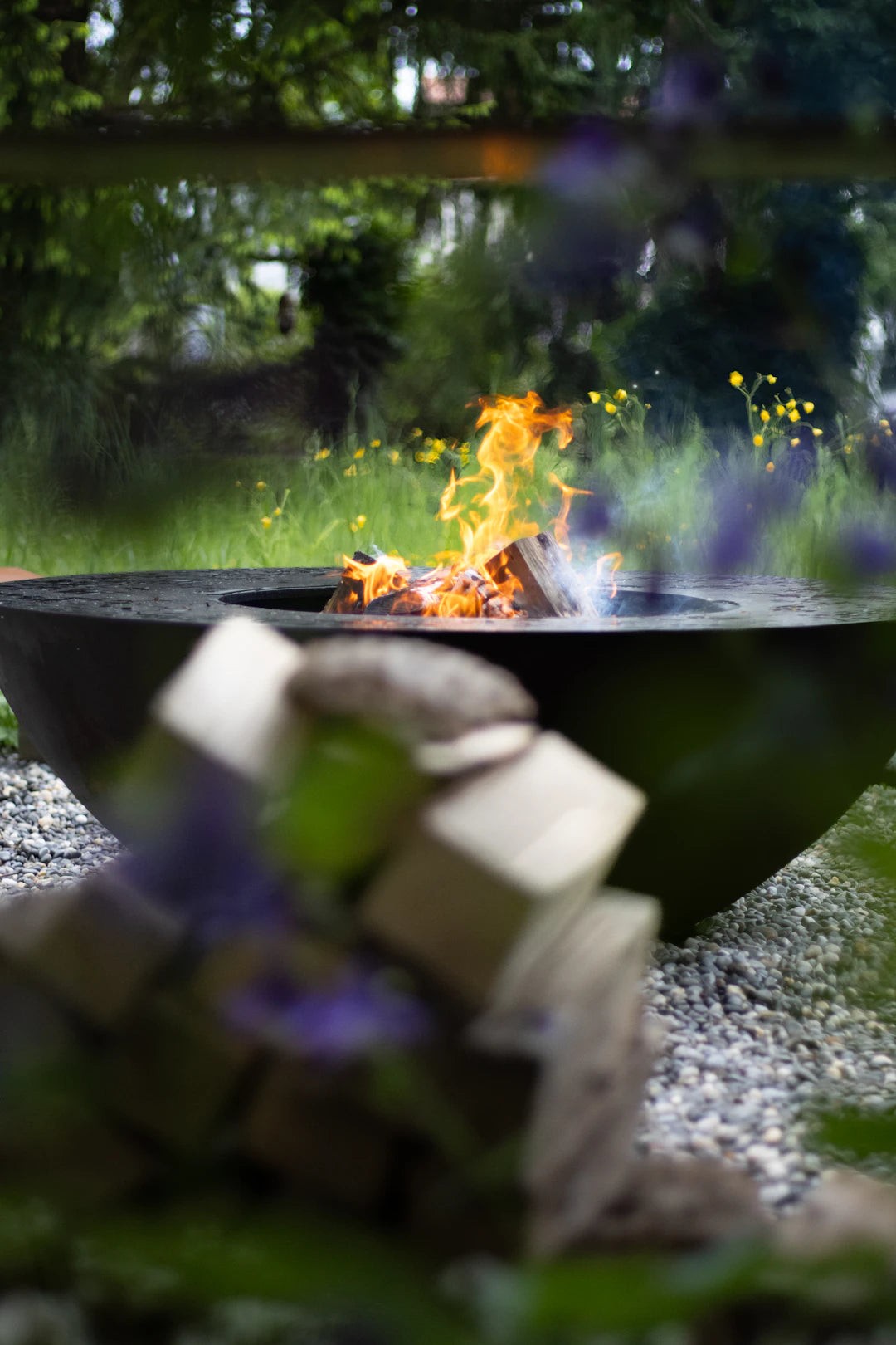 Stylish Fire and Water Bowls for Modern Outdoor Spaces