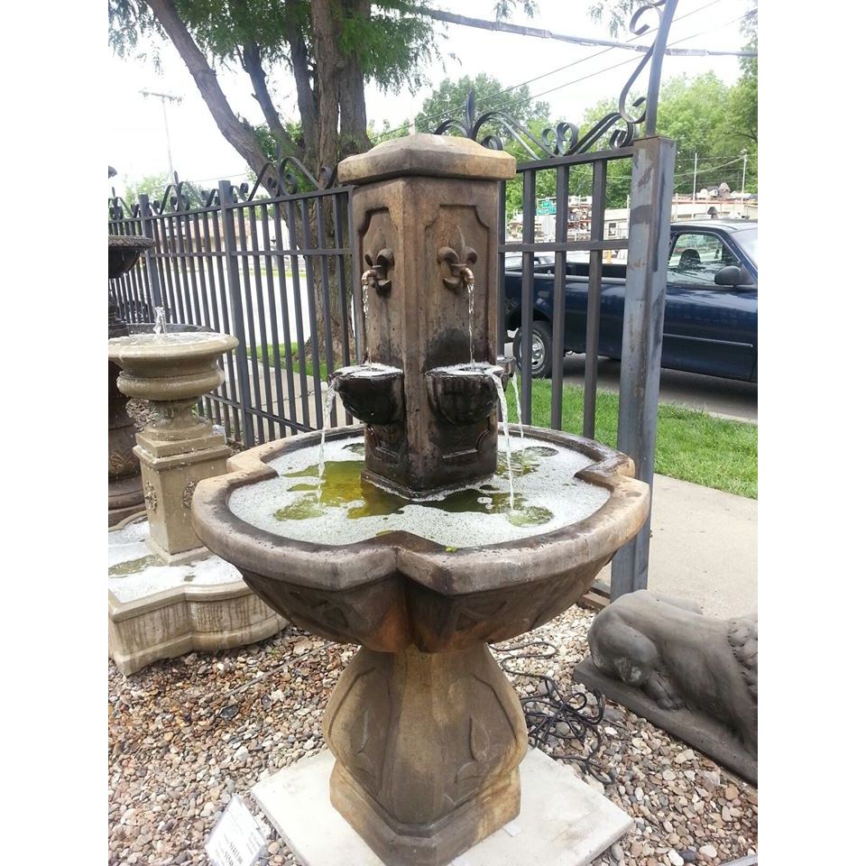 Fiore Stone Fleur De Lis Fountain LG144-F in Cast Stone LG144-F