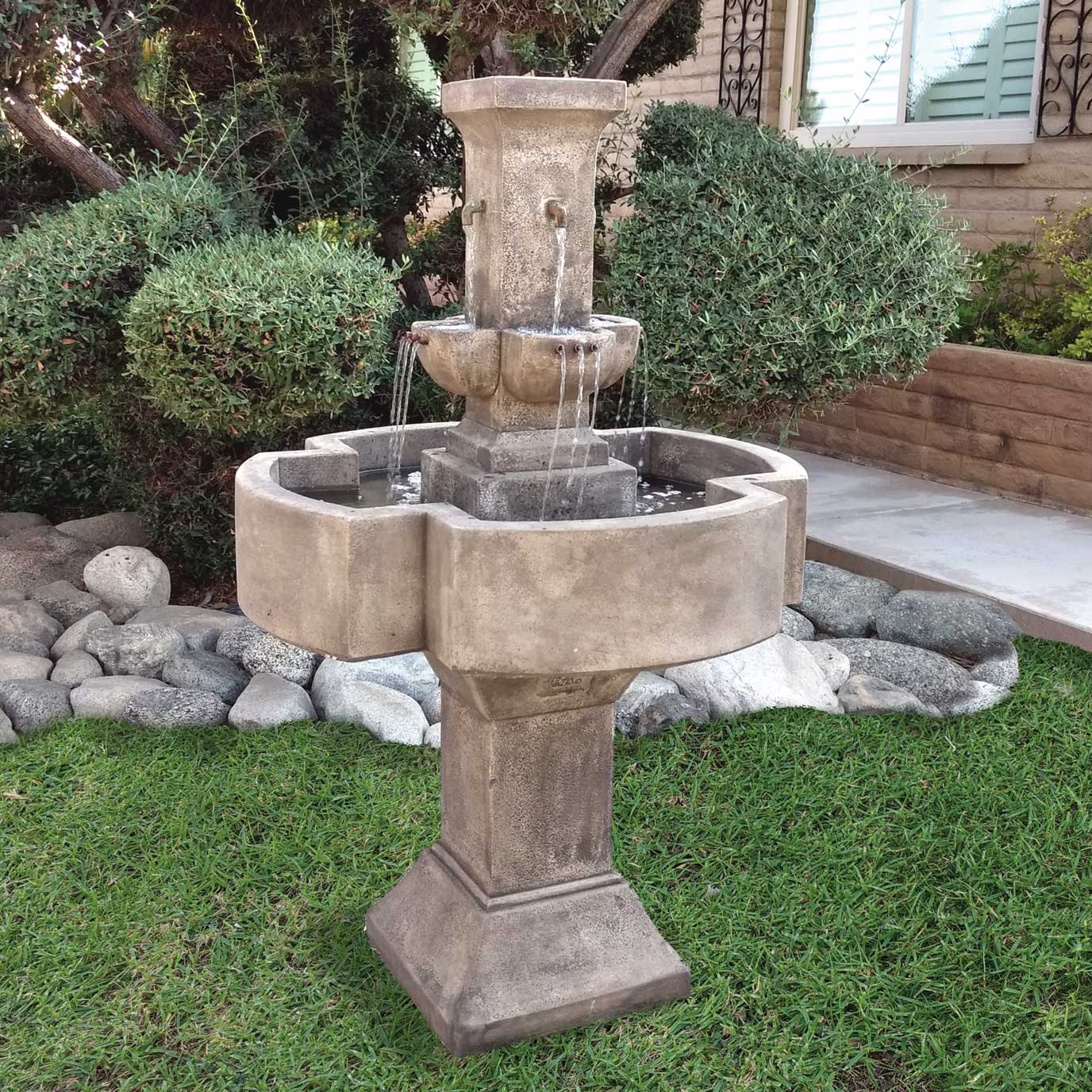 Fiore Stone Piazza Cast Stone Tiered Outdoor Fountain LG165-F