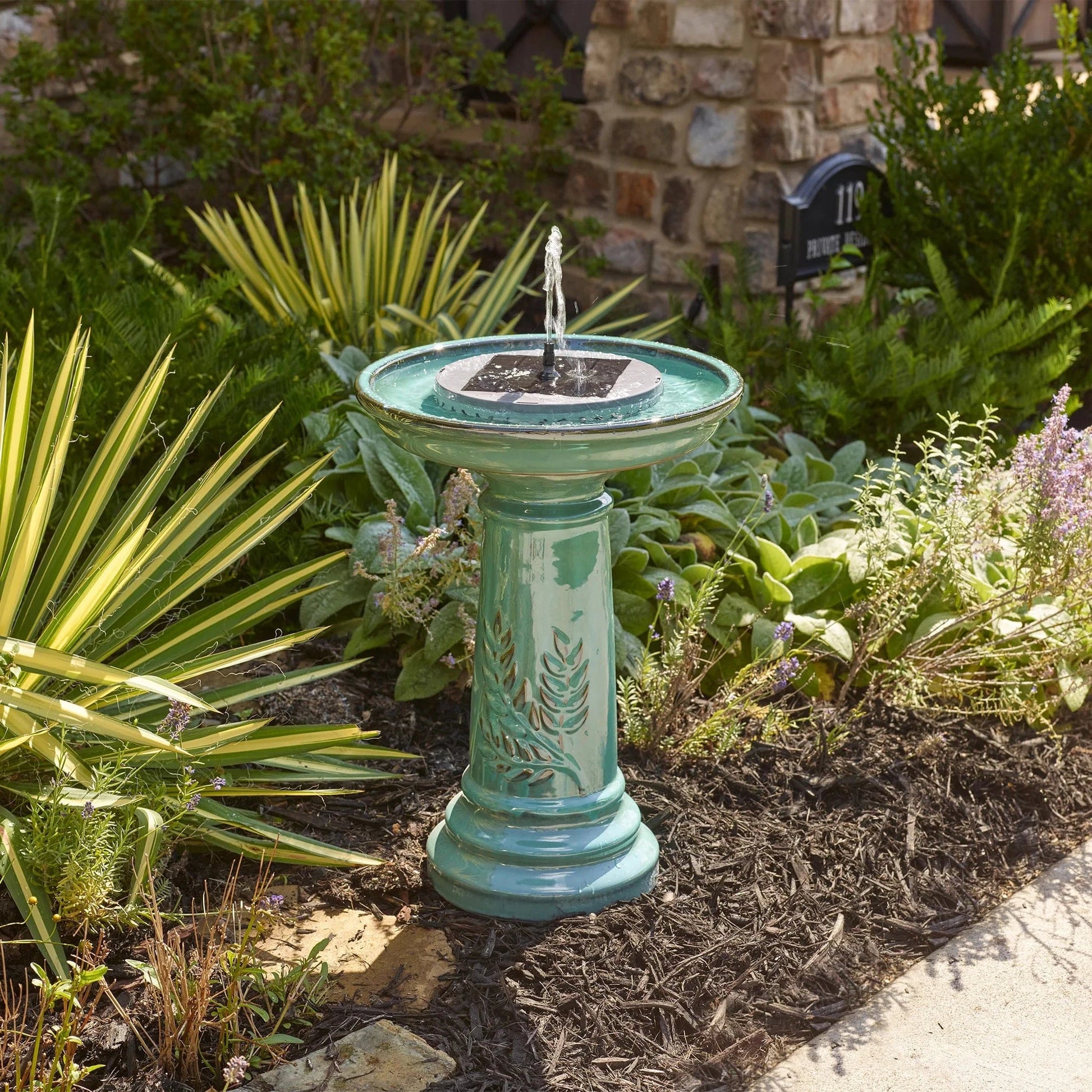 Smart Solar Outdoor Fountains Aquanura 9" IntelliSOLAR Insert for Traditional Birdbaths Ponds Pools 21310024 / 9" Dia x 2" H Smart Solar Aquanura 9" IntelliSOLAR Insert for Traditional Birdbaths, Ponds, Pools 21310024