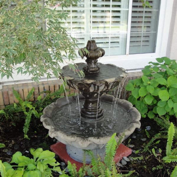 Giannini Garden Gardenia Short Two Tier Outdoor Water Fountain 1232