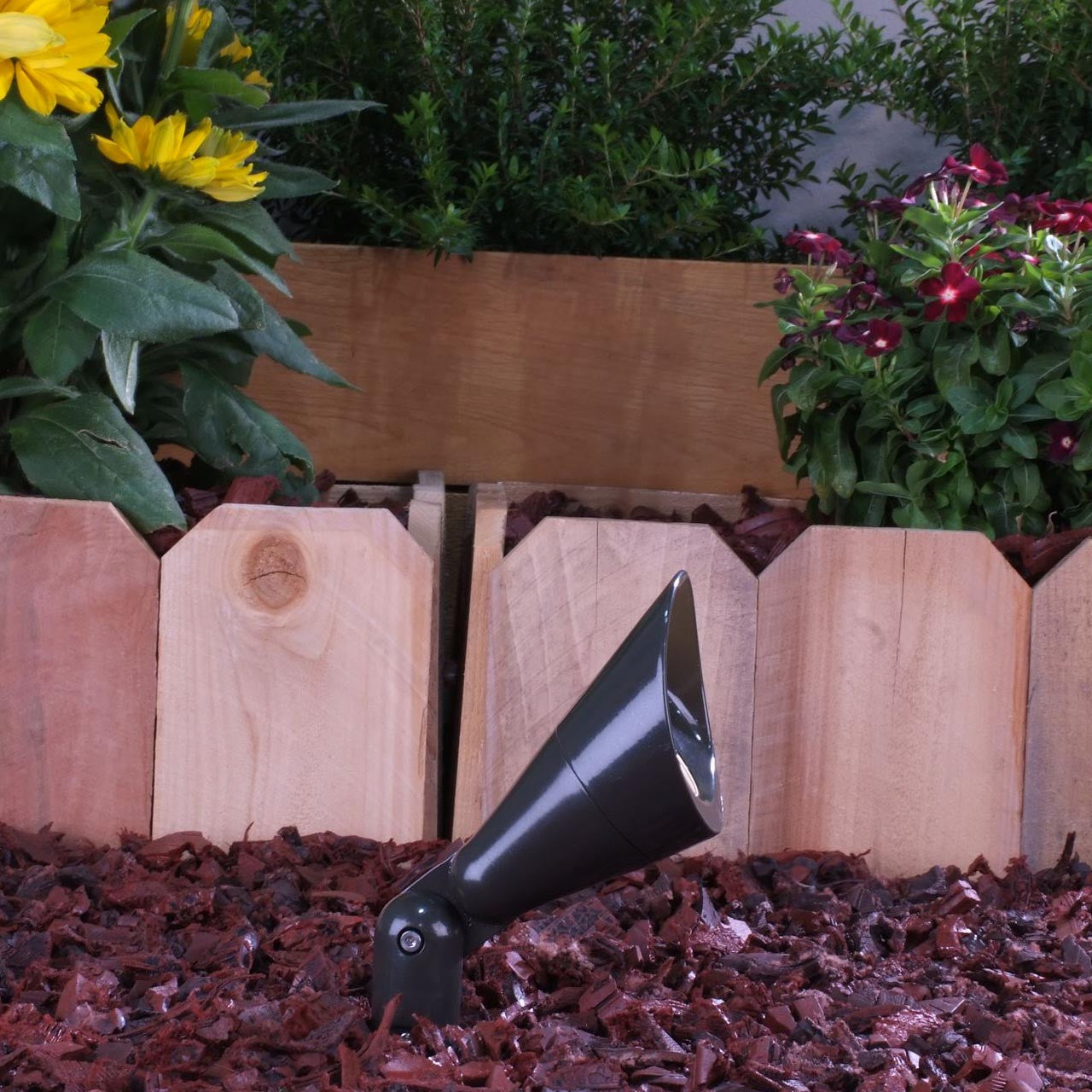 Yard Bright Elite Series Heavy Cast Brass MR16 Spot Light With Bronze Powder Coat