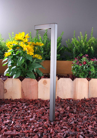 Yard Bright Ultramodern Cast Brass Area Light