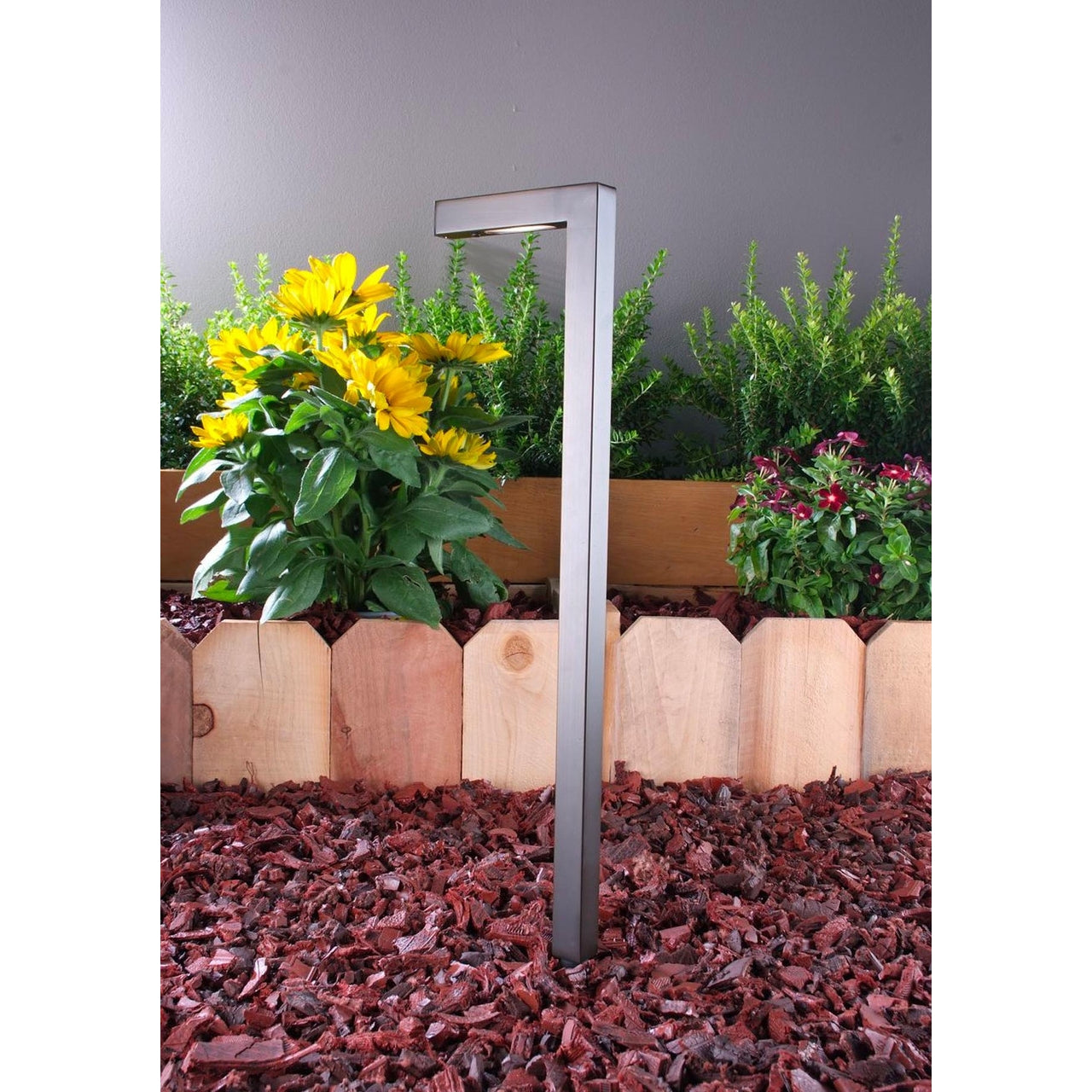 Yard Bright Ultramodern Cast Brass Area Light