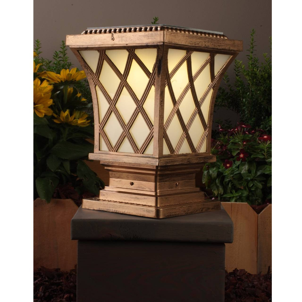 Yard Bright Premium Classic Solar Pillar Light In Bronze GBT9017A