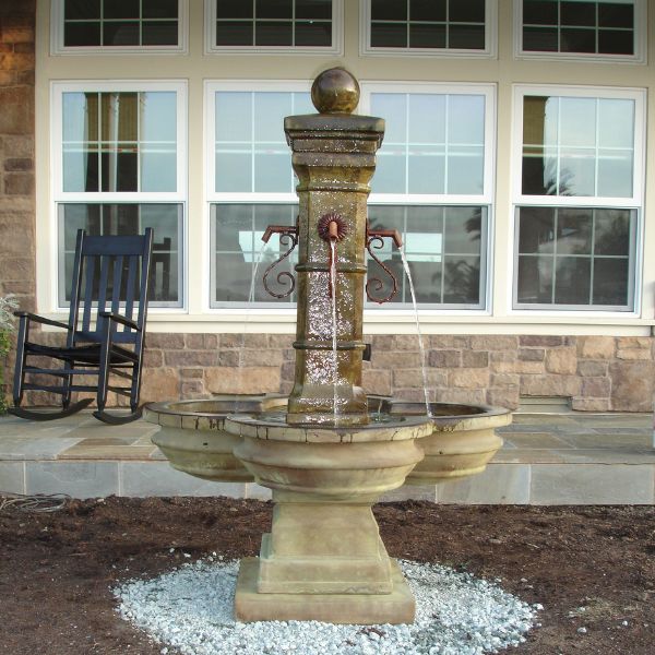 Giannini Garden Grand Avignon Outdoor Courtyard Fountain 1595C