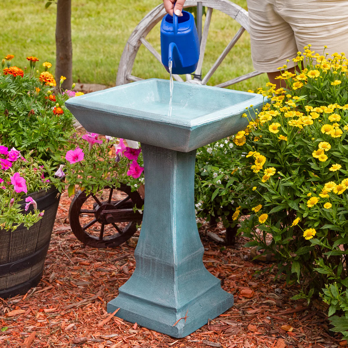 Sunnydaze 23" Simply Square Modern Reinforced Concrete Bird Bath